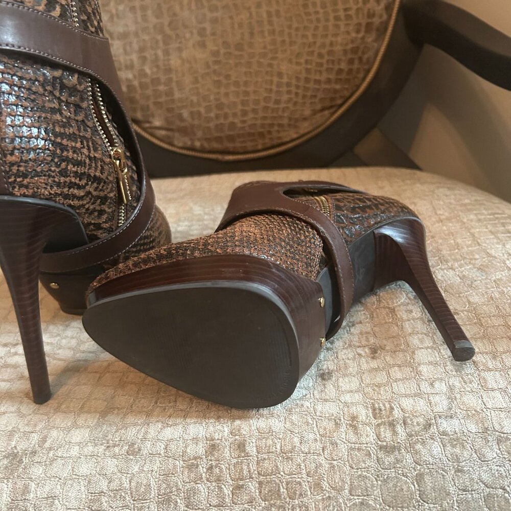 Michael Kors Embossed Python Ankle Boots- Size 9m - image 5
